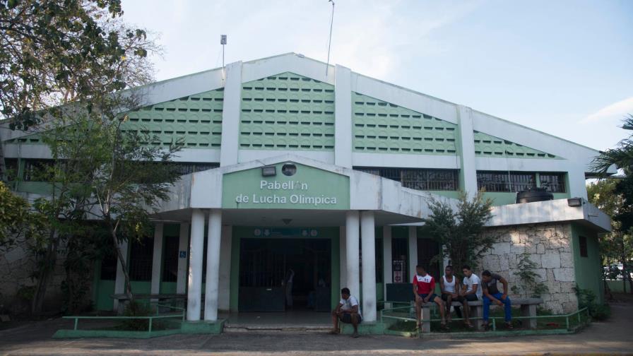 A la pata de la    mesa deportiva    se le debe reforzar el aspecto salud