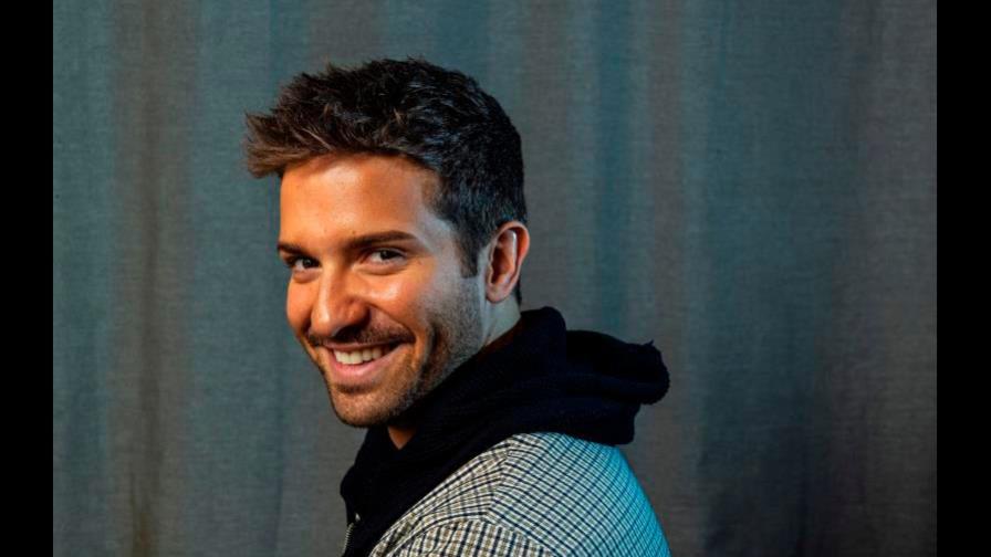 Banderas y Pablo Alborán donan 200.000 dólares para respirador para enfermos