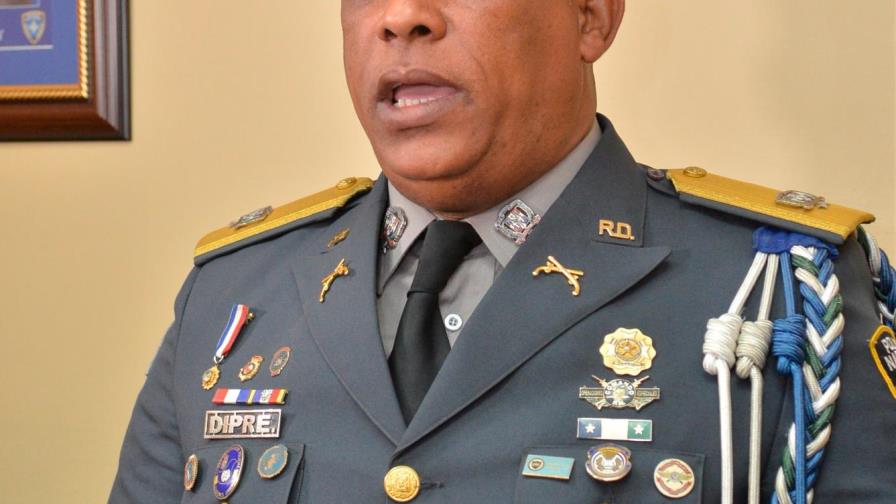 Posesionan al general Pablo de Jesús Dipré como nuevo director policial en Santiago Posesionan al general Pablo de Jesús Dipré como nuevo director policial en Santiago