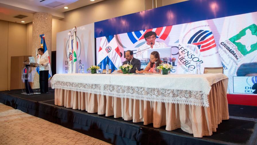 Defensor del Pueblo y PC firman acuerdo para promover educación sobre derechos humanos