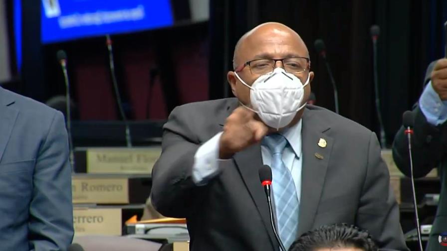 Tensión en la Cámara de Diputados luego de que Camacho rechazara cambiar la agenda Tensión en la Cámara de Diputados luego de que Camacho rechazara cambiar la agenda