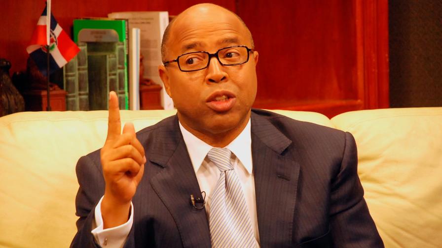 Pacheco recuerda a funcionarios que si hoy están en el Gobierno es por el trabajo realizado por los compañeros