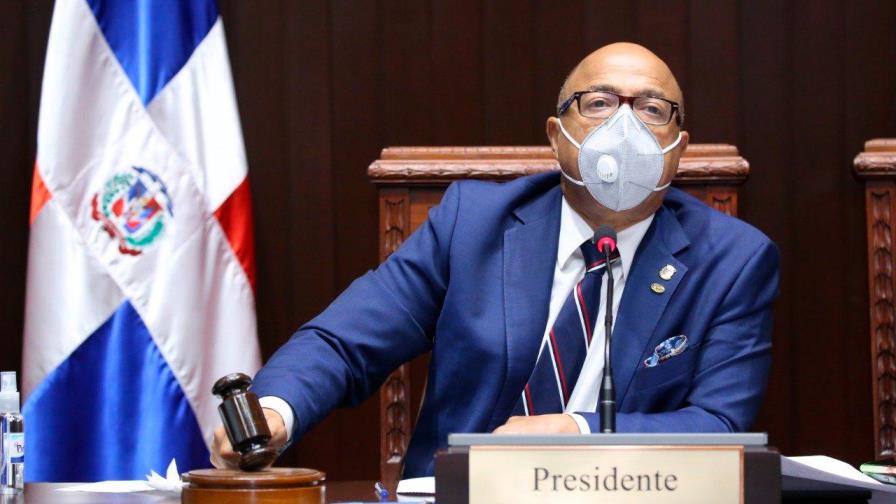 Diputados realizarían sesión extraordinaria para conocer contrato de compra de vacunas Pfizer