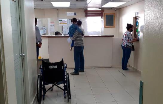 Denuncian que 29 colaboradores de la Clínica Independencia han contraído COVID-19 “por falta de protección”