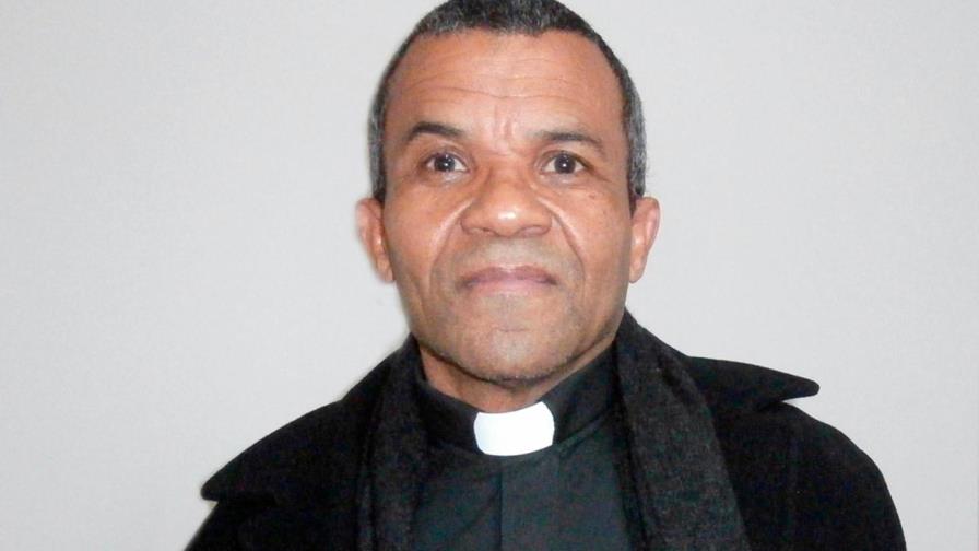 Sacerdote dominicano en El Bronx aboga por legalización de haitianos en RD