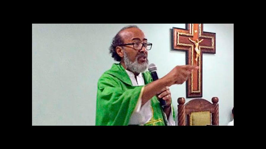 Padre Moncho de la provincia Duarte insiste en solicitar ayuda médica a Cuba para enfrentar coronavirus 