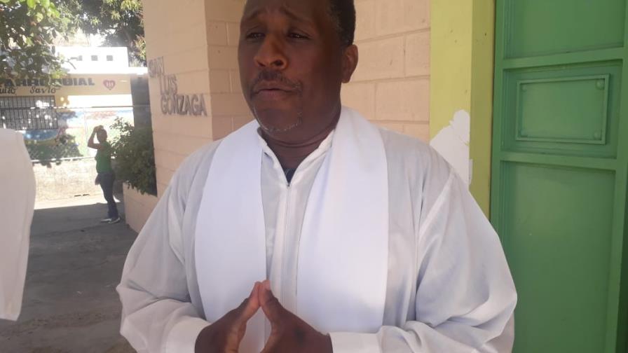 Feligreses de Los Guandules y Guachupita denuncian desalojos en peregrinación Feligreses de Los Guandules y Guachupita denuncian desalojos en peregrinación