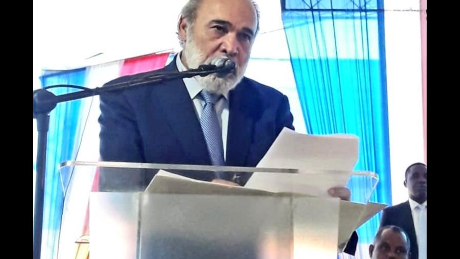 Director de la OISOE defiende gobierno de Danilo Medina 