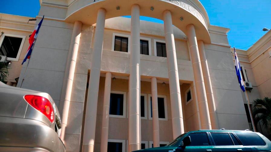 Presentarán cargos por delitos de alta tecnología a empleada de la Fiscalía La Vega Presentarán cargos por delitos de alta tecnología a empleada de la Fiscalía La Vega