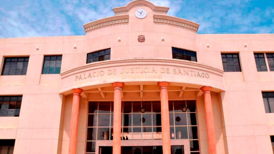 Investigan presunta relación amorosa de un fiscal en Santiago con una menor de edad