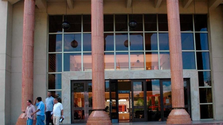 Ocho funcionarios judiciales en Santiago están afectados de COVID-19 Ocho funcionarios judiciales en Santiago están afectados de COVID-19