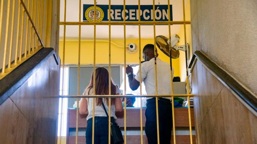 Poco flujo de personas en la cárcel de Ciudad Nueva donde está detenido Jean Alain Rodríguez