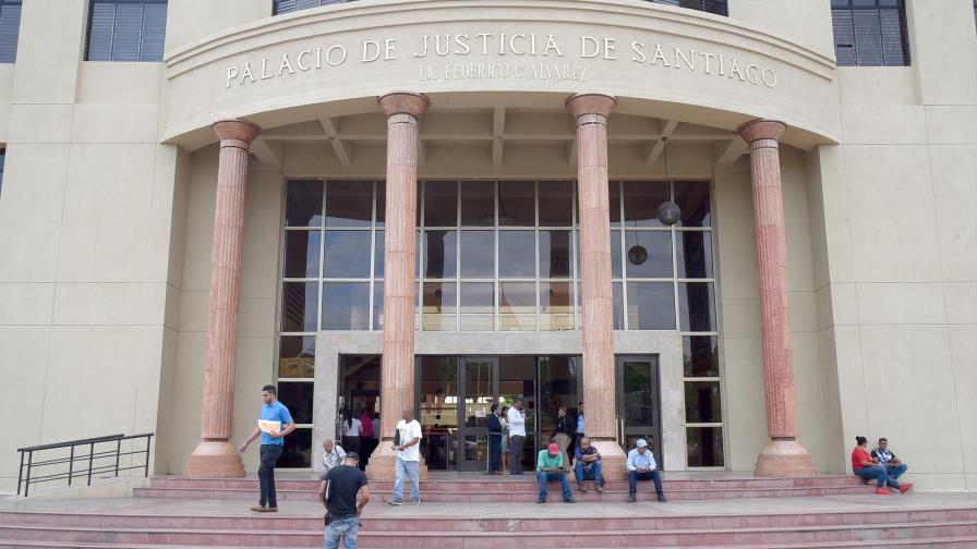 Imponen tres meses de prisión a mujer acusada de matar a su esposo en Santiago
