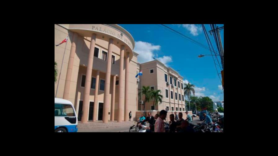 Imponen seis meses de prisión a pareja acusada de matar joven en Constanza Imponen seis meses de prisión a pareja acusada de matar joven en Constanza