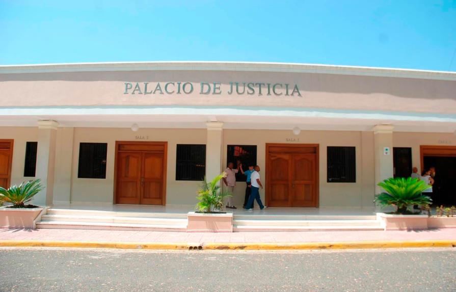 Imponen presentación periódica contra adolescente acusada de autosecuestro en Villa Tapia