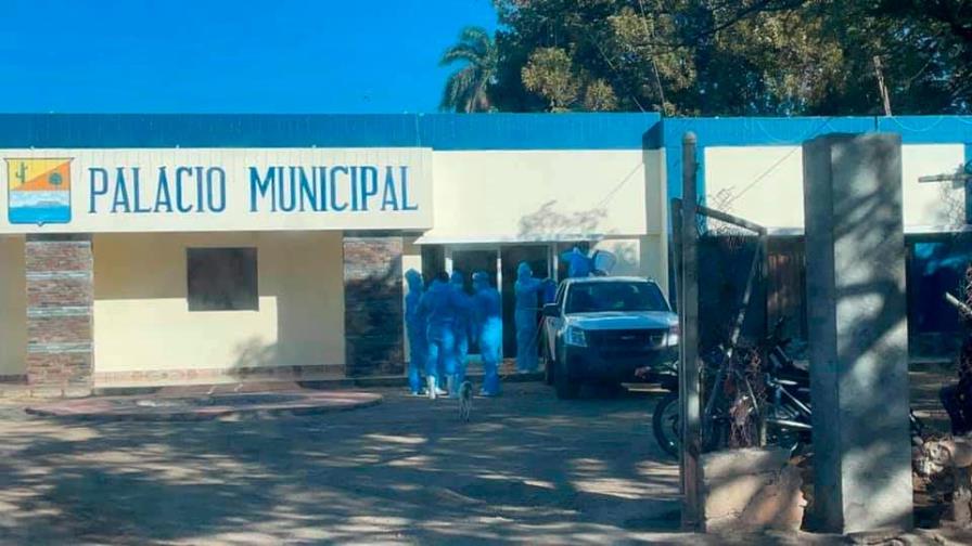 Reportan dos casos positivos de COVID-19 en el ayuntamiento de Montecristi