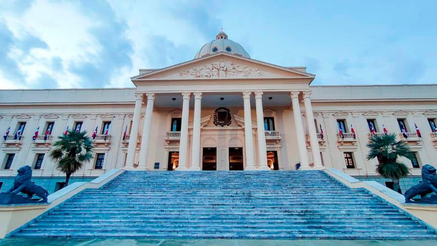 Decreto | Abinader crea el programa Arte Público Dominicano