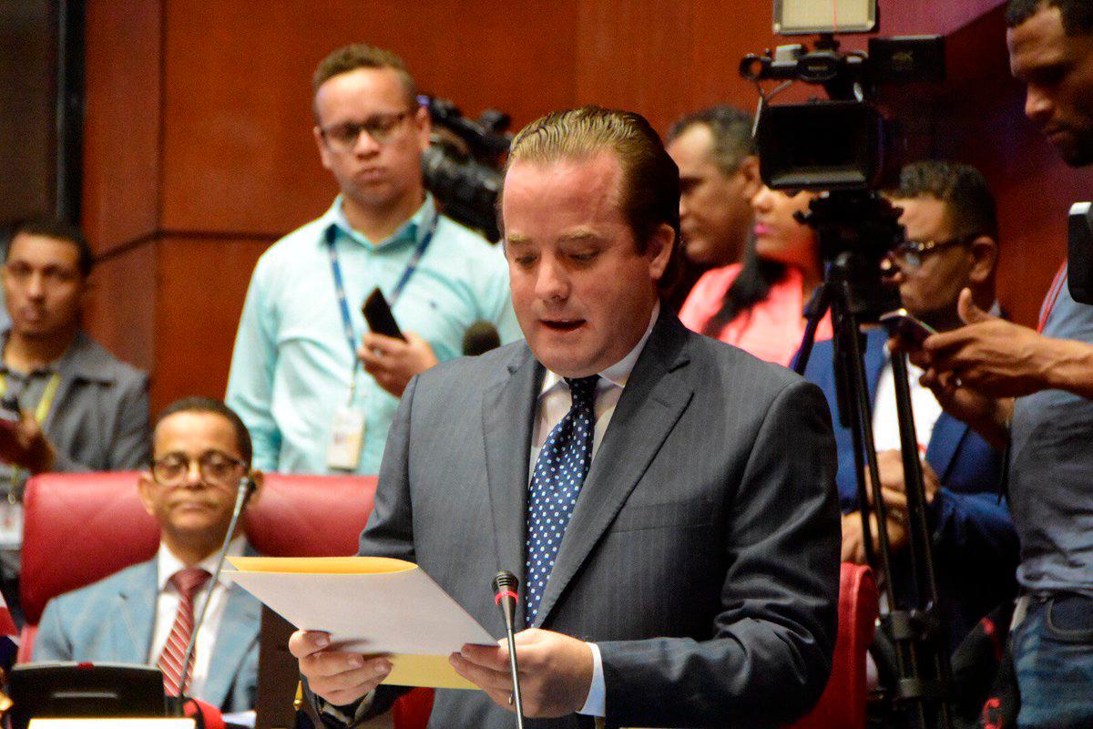 El senador del Partido Revolucionario Moderno (PRM), José Ignacio Paliza, figura con 28.45 horas.