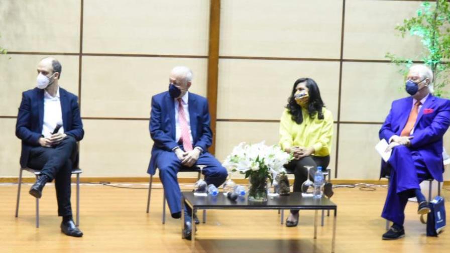 Una exposición para conmemorar el 60 aniversario del retorno de Juan Bosch del exilio