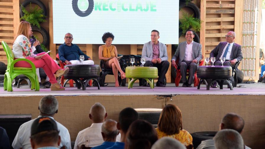 Panelistas dicen limpieza es vital para traer turismo