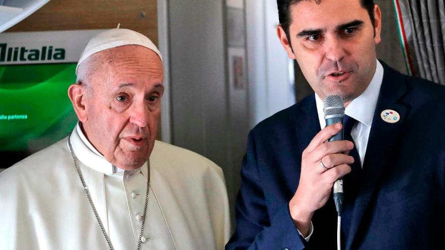 Al sobrevolar nuestro país, el Papa expresa “sus mejores deseos” a Danilo