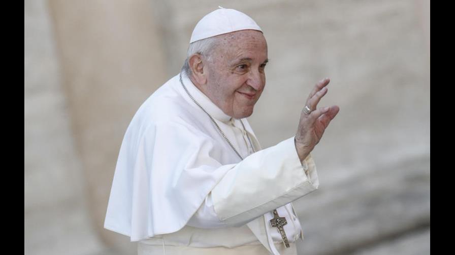 Francisco advierte contra las mentiras y los chismes