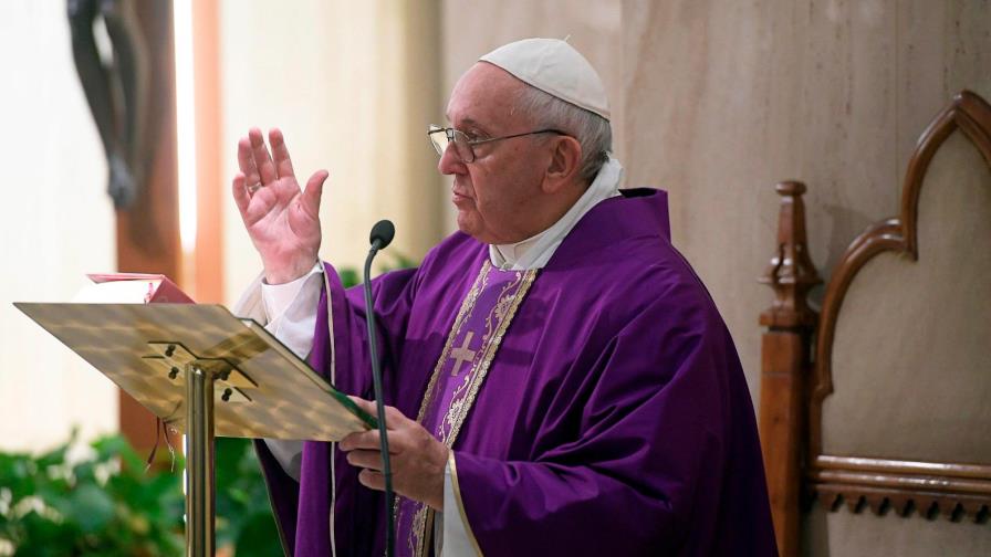 El papa Francisco se operó de cataratas hace unos meses