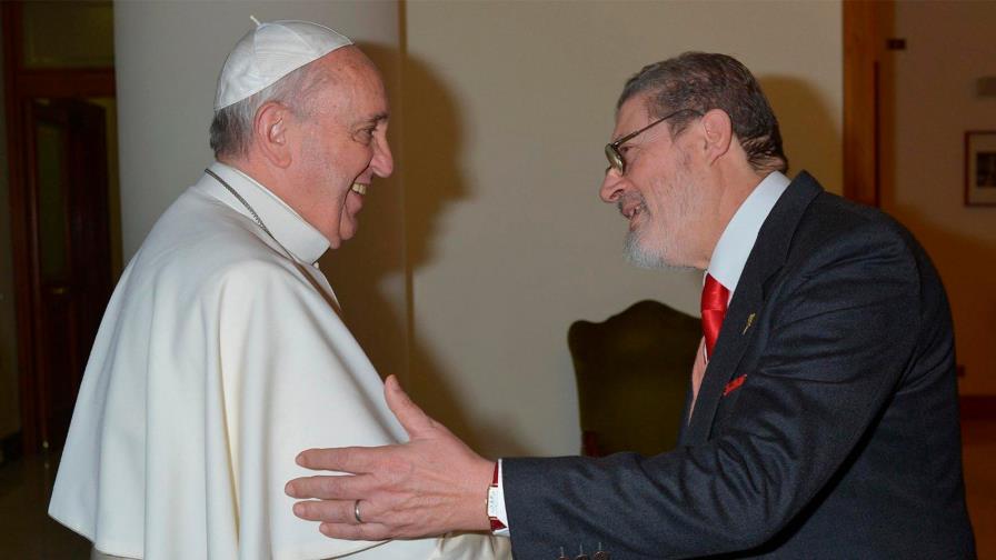 Muere el médico personal del papa, Fabrizio Soccorsi, a causa de COVID-19
