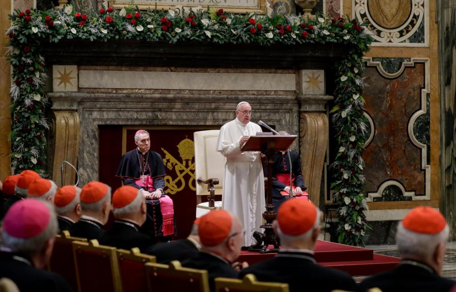 El papa busca combatir la corrupción en jerarquía vaticana
