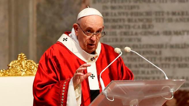El papa pide recordar en Semana Santa a víctimas de guerras y de abortos