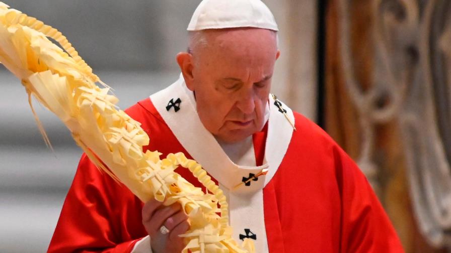 El papa inicia una Semana Santa sin fieles por el coronavirus