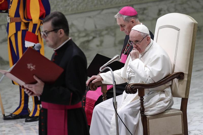 Víctimas de abuso acuden a encuentro en Vaticano para exigir tolerancia cero