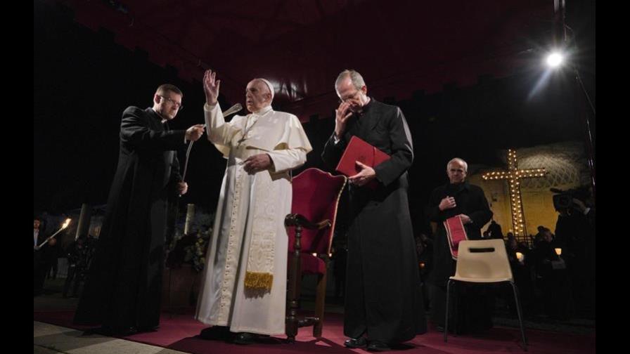 Papa Francisco: quien rechaza a los homosexuales “no tiene corazón humano”