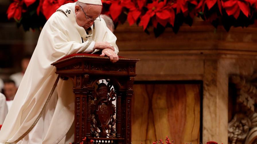 El papa clama en misa del Gallo contra la avidez de la humanidad El papa clama en misa del Gallo contra la avidez de la humanidad