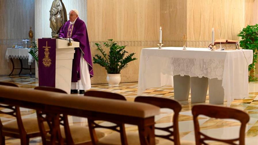 El papa oficiará los ritos de Semana Santa sin fieles y dentro de San Pedro