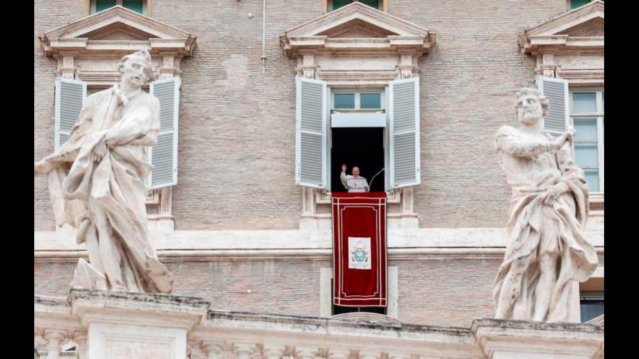 El papa pide colaborar en Canadá para aclarar el caso de los niños indígenas El papa pide colaborar en Canadá para aclarar el caso de los niños indígenas