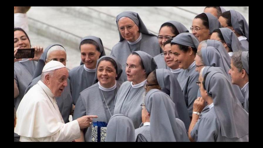 El papa pide una Iglesia “sin fronteras”, solidaria y atenta a los problemas