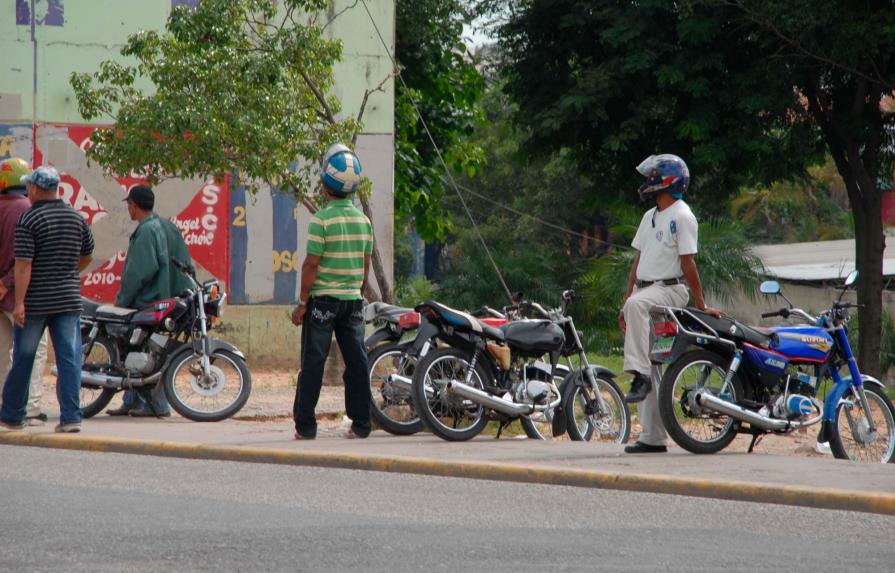 Exhortan a motoconchistas a no viajar por carreteras en Semana Santa