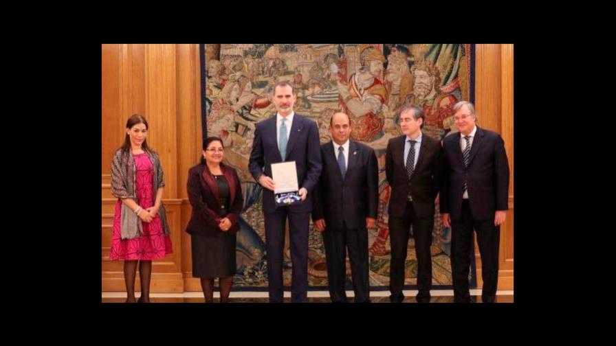 El Parlacen condecora al Rey de España Felipe VI El Parlacen condecora al Rey de España Felipe VI