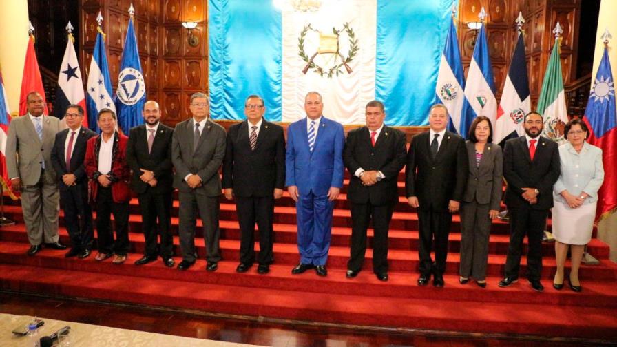Votos de senadores en elecciones deciden los diputados ante el Parlacen Votos de senadores en elecciones deciden los diputados ante el Parlacen