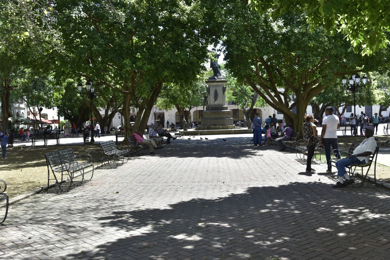 Parque Colón en la Zona Colonial del Distrito Nacional.