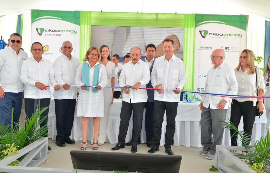 Presidente Medina inaugura en Montecristi parque eólico aportará 50 megavatios