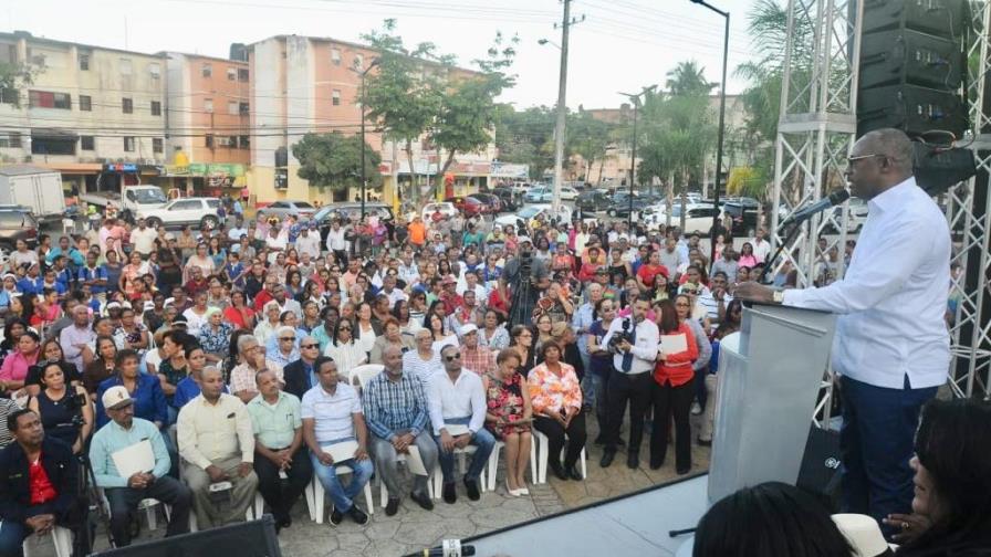 Entregan remodelado el parque de Invivienda