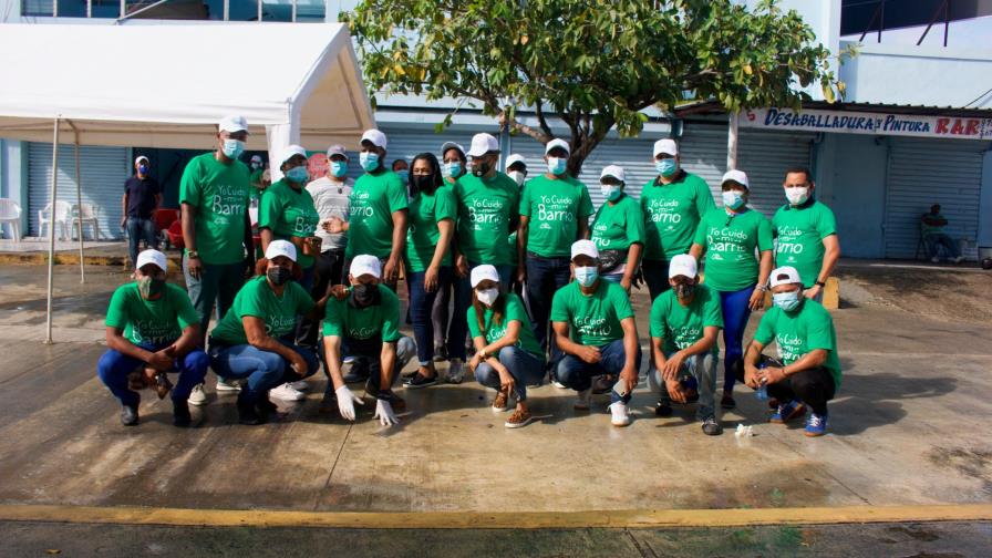 Philip Morris Dominicana y MUDE se unen en jornada de saneamiento ambiental
