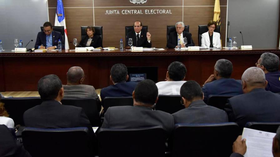 Partidos someten demanda de revisión para que JCE deje sin efecto resolución sobre orden en boleta