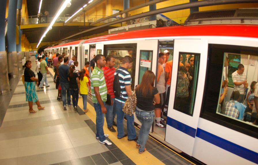 Usuarios del Metro y el Teleférico con opiniones opuestas sobre manual de la OPRET 