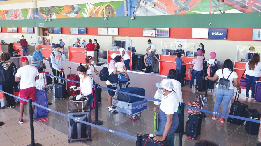Más de 600,000 pasajeros se movilizaron en aeropuertos del país en marzo, la cifra más alta este año