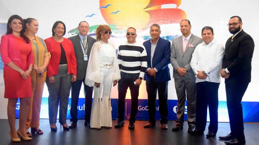 Premian al pasajero del año y al dominicano con más tiempo sin viajar