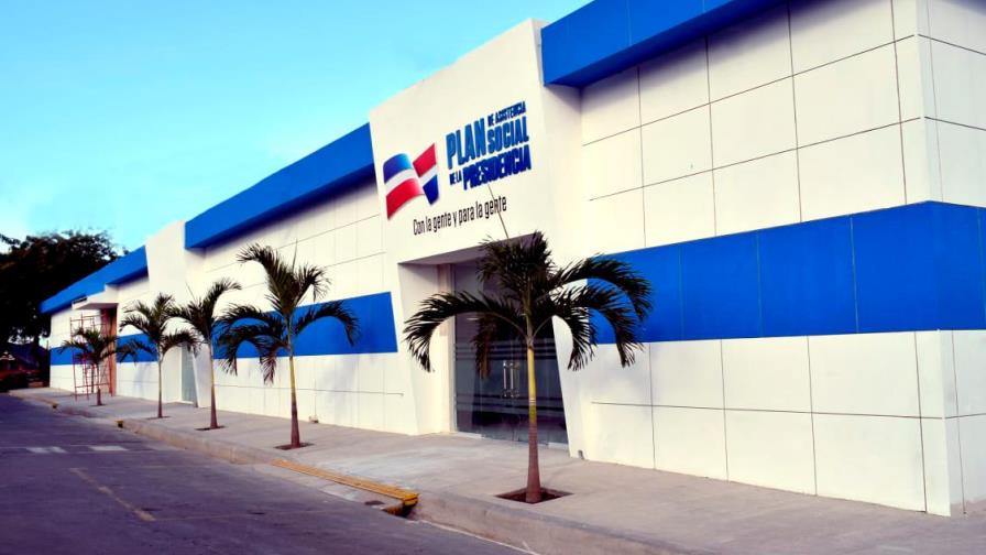 Programa Quisqueya Digna realiza levantamiento de familias vulnerables en varios puntos