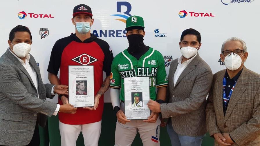 David Kubiak y Jeremy Peña fueron premiados en el Pelotero Estrella de la Semana